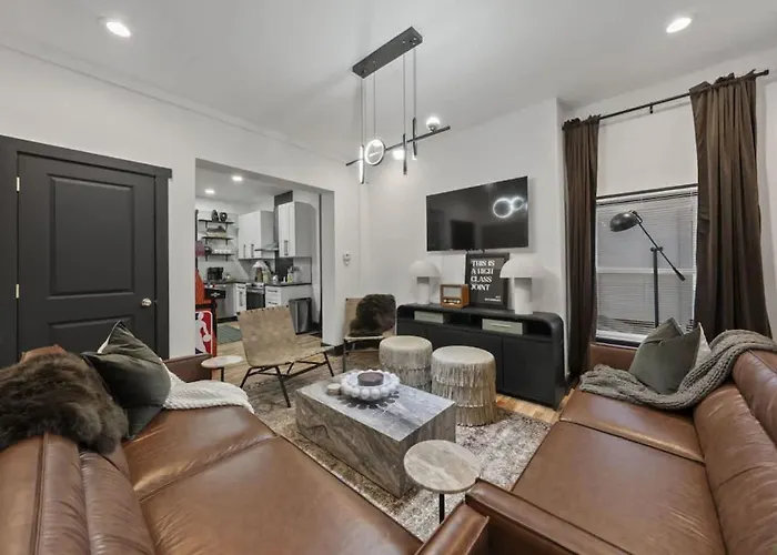 Sauna - Gameroom - Lux Design - 5 Beds - Sleeps 10 Holiday home Columbus