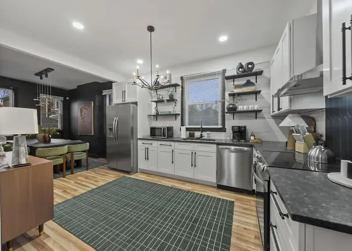 Sauna - Gameroom - Lux Design - 5 Beds - Sleeps 10